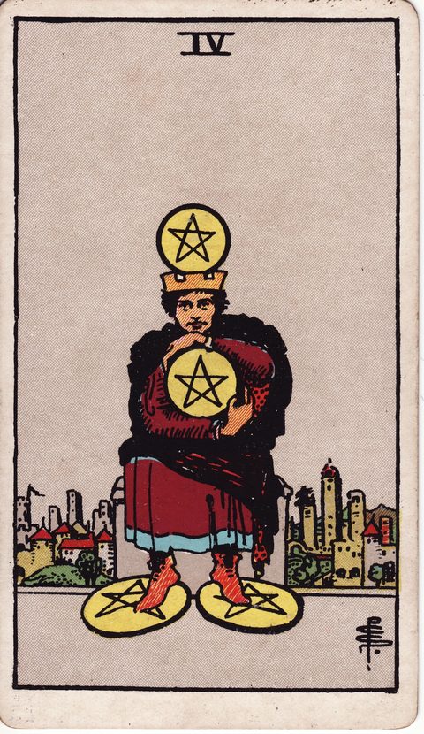 ペンタクルの4（Four of Pentacles）のカード画像。ライダー版タロット