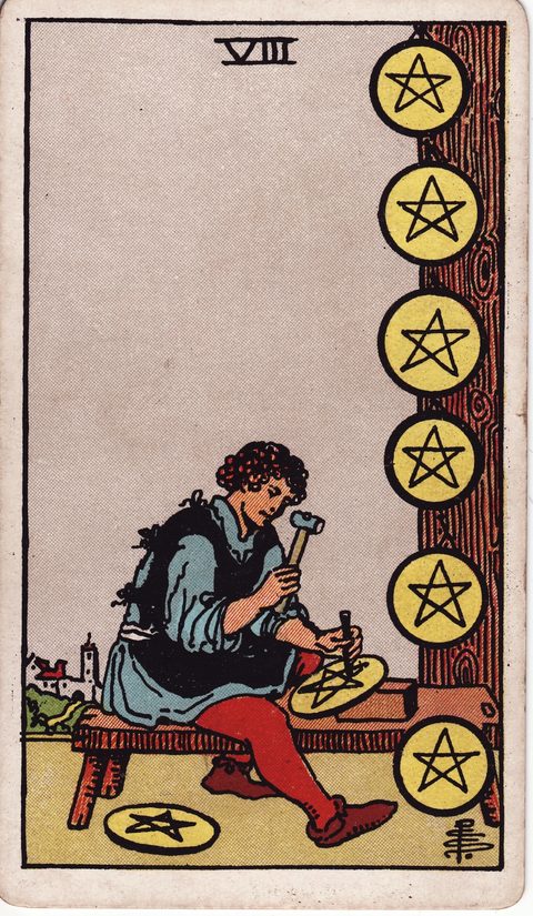 ペンタクルの8(Eight of Pentacles)のカード画像。ライダー版タロット