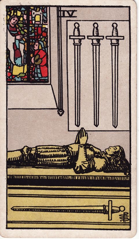 ソードの4(Four of Swords)のカード画像。ライダー版タロット