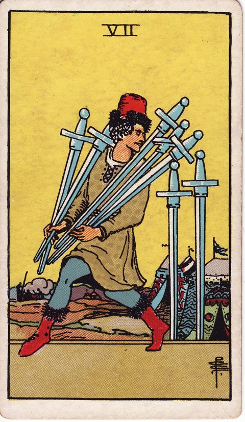 ソードの7(Seven of Swords)のカード画像。ライダー版タロット