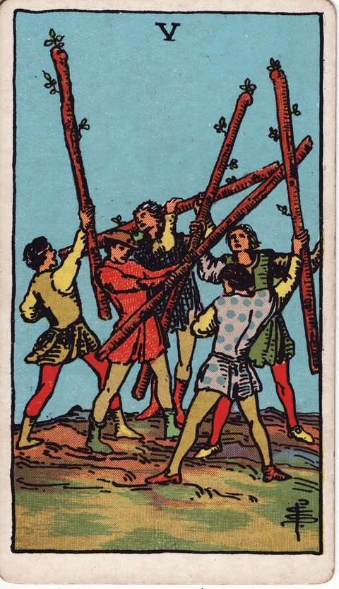 ワンドの5(Five of Wands)のカード画像。ライダー版タロット